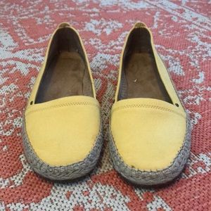 Aero soles size 9 yellow moccasins